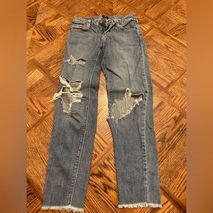 Skinny ripped jeans // low rise